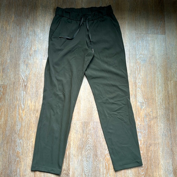 Lululemon On The Fly 7/8 Pants Dark Olive Size 4 - Picture 6 of 7